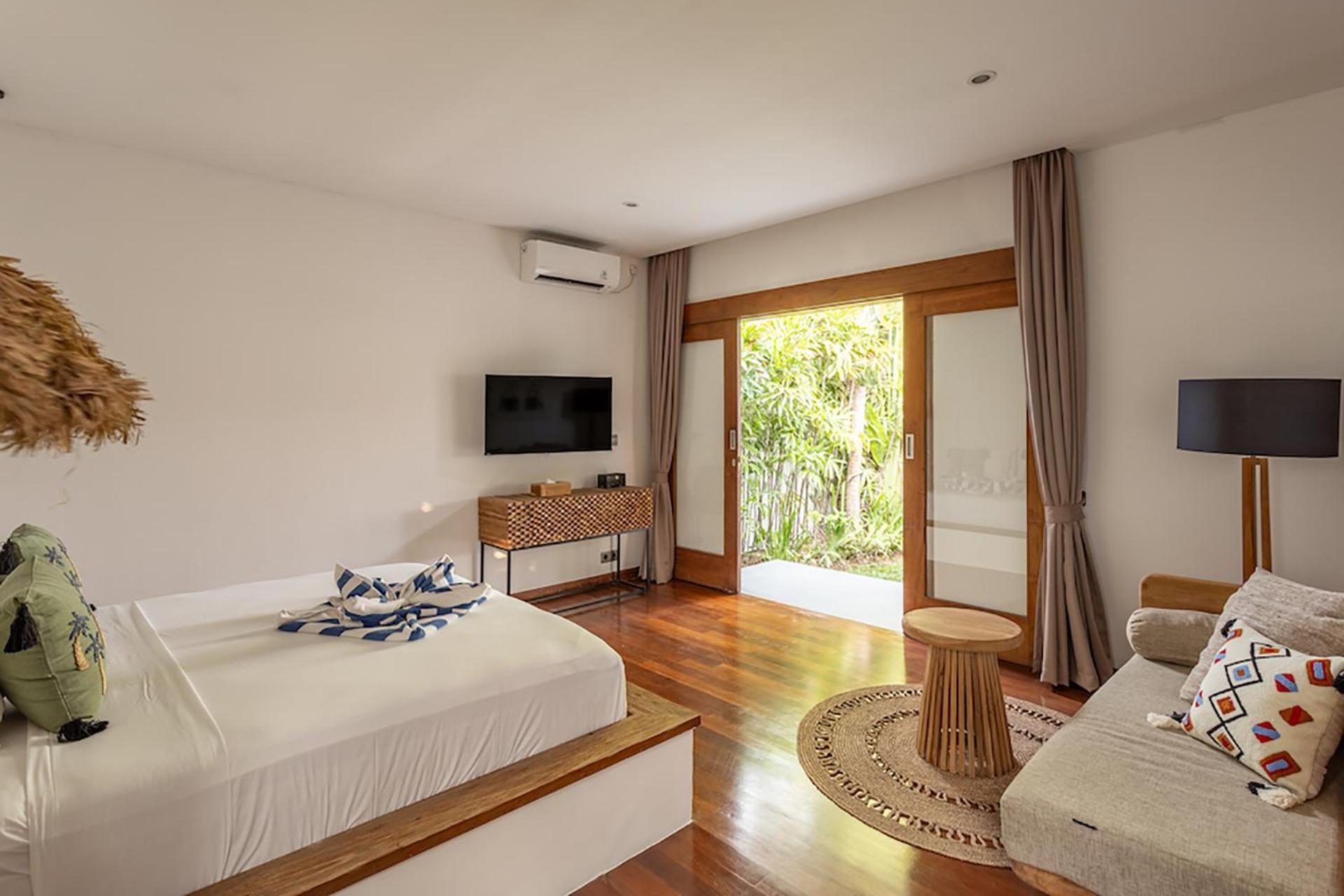 Sebelah Villa *